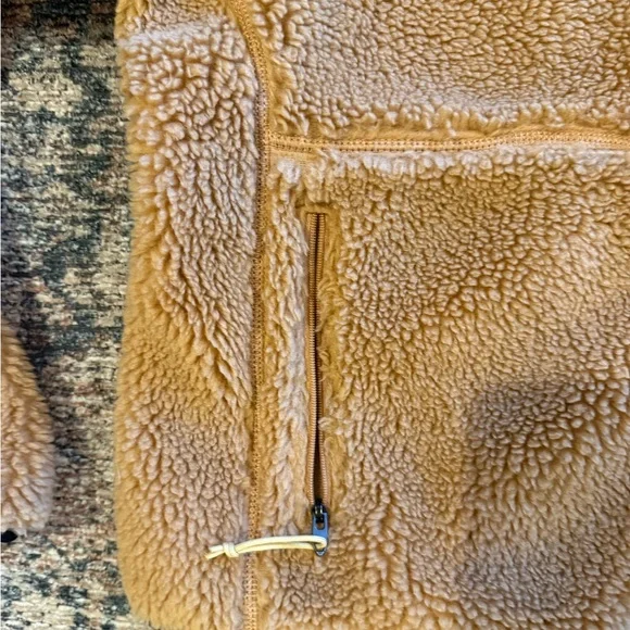 The North Face Camel and Black Women’s Sherpa Jacket - Picture 5 of 6